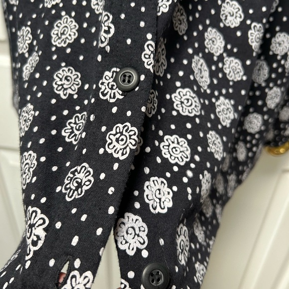 Simple Addition women midi skirt. Pullon skirt, stretch waistband. Button front. - Picture 2 of 5